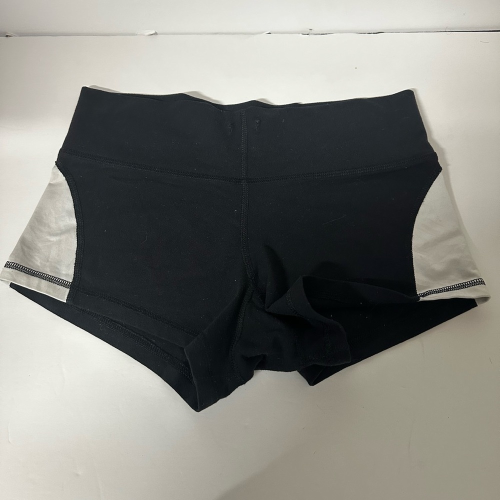 Lululemon Athletica Black/White Spandex Shorts Size 6